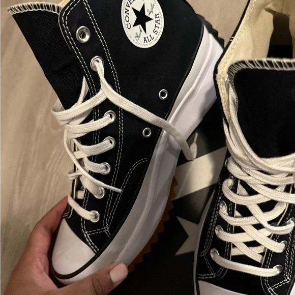 Converse Run Star Hike Platform/Black & White Platform High-Top Sneakers - Picture 4 of 6
